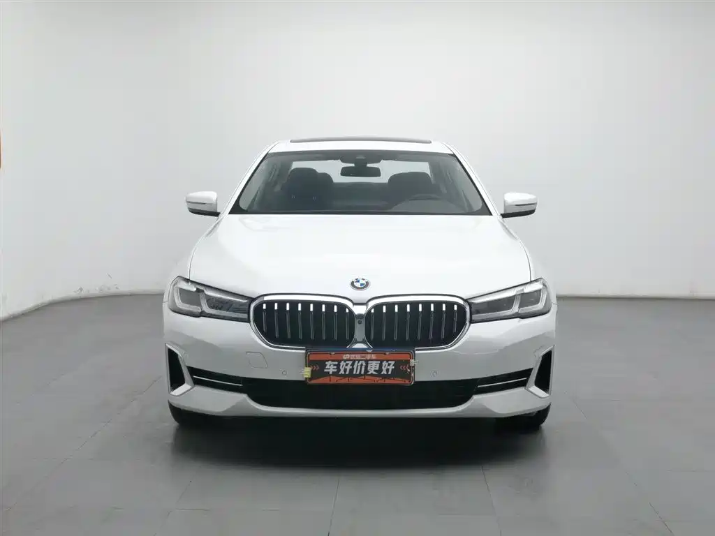 BMW 5 Series 2022 — фото 3