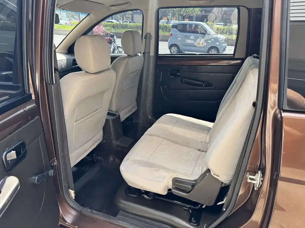 Wuling Hongguang 2018