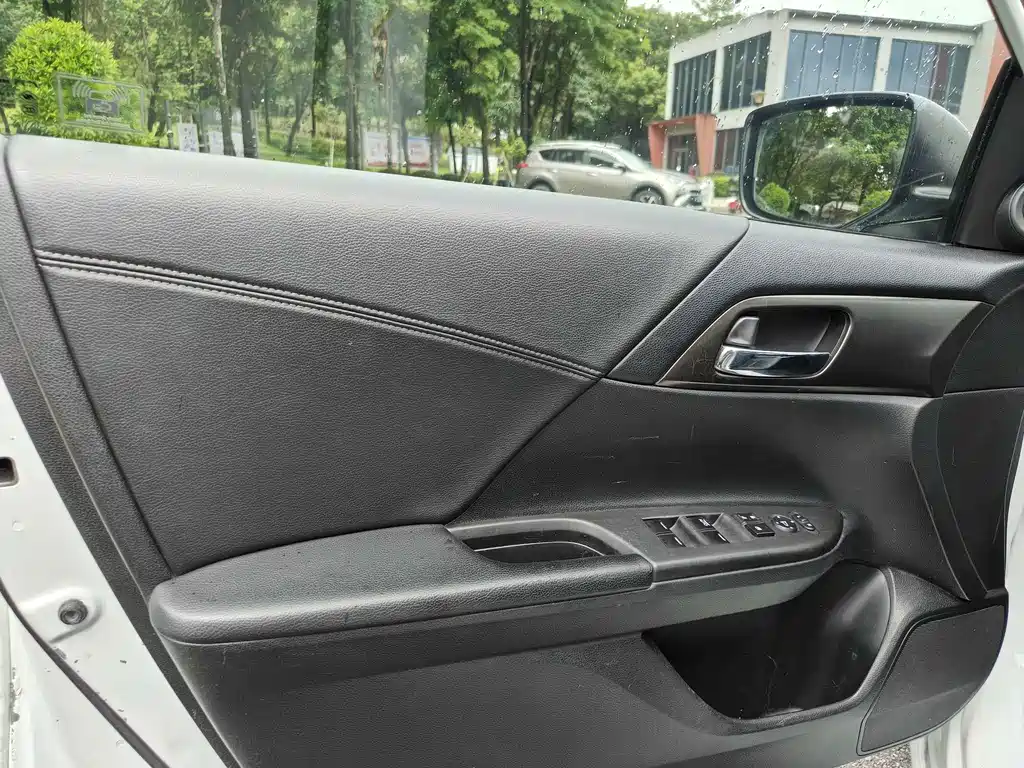 Honda Accord 2016 — фото 10