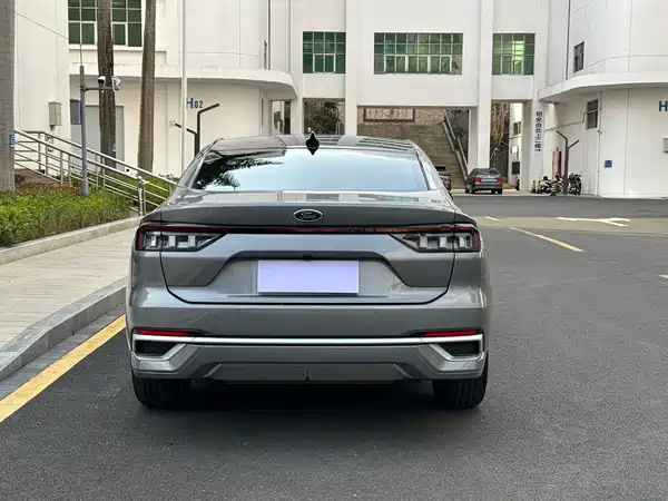 Ford Mondeo 2025