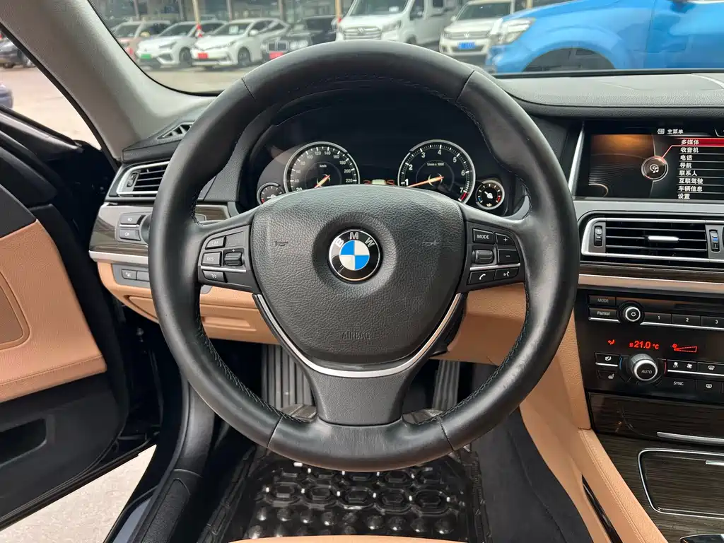 BMW 7 Series 2015 — фото 6