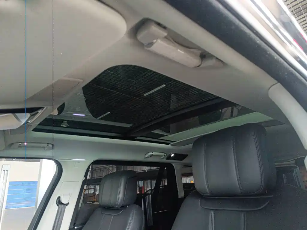 Land Rover Range Rover 2021 — фото 15