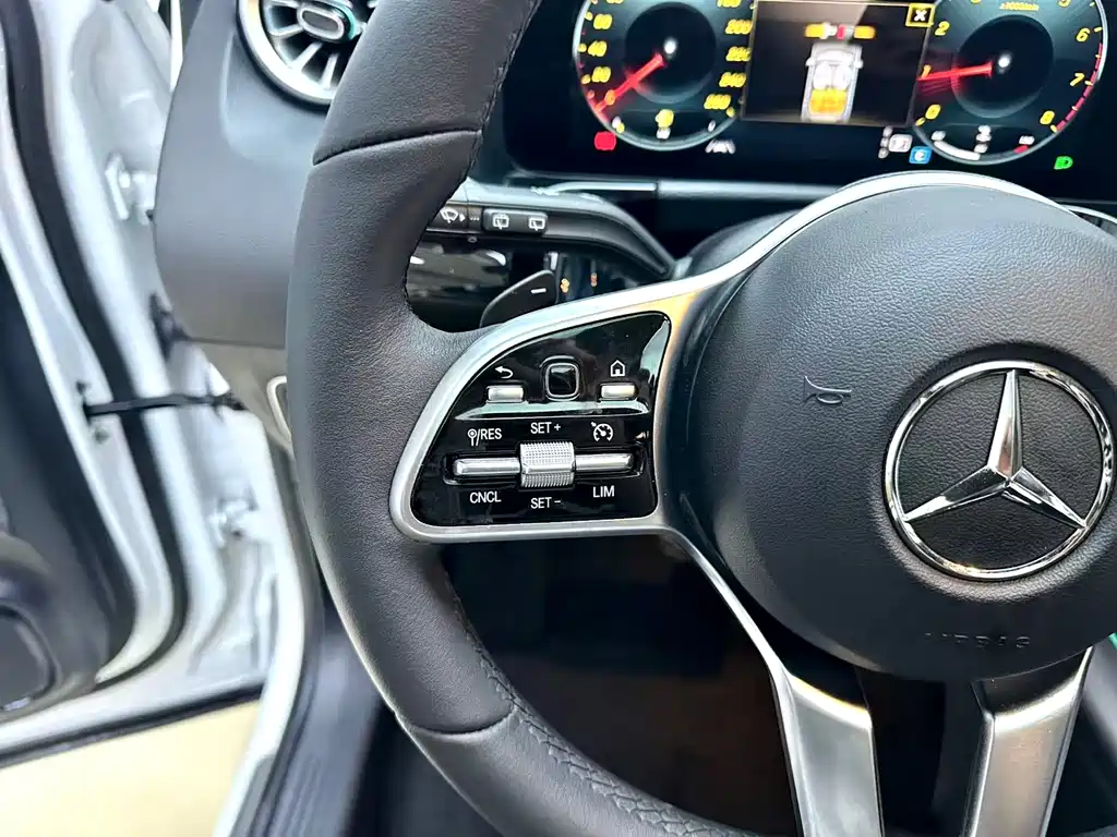 Mercedes-Benz GLA 2023 — фото 14