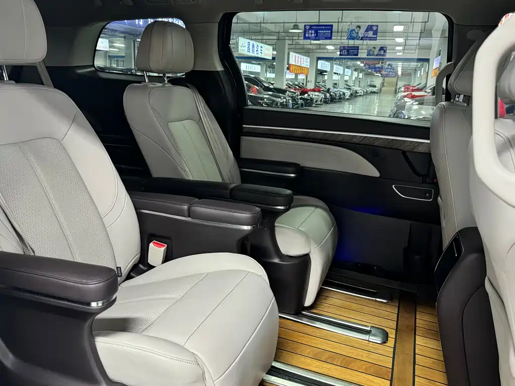 GAC Motor Trumpchi M8 2022 — фото 8