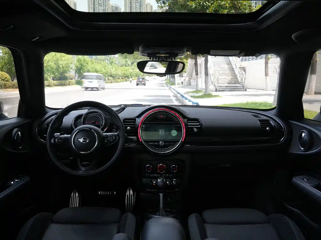 MINI Clubman 2018 — фото 34
