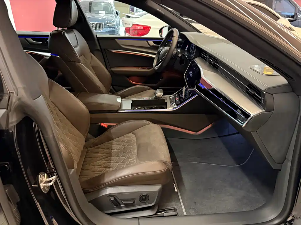 Audi A7L 2023 — фото 13