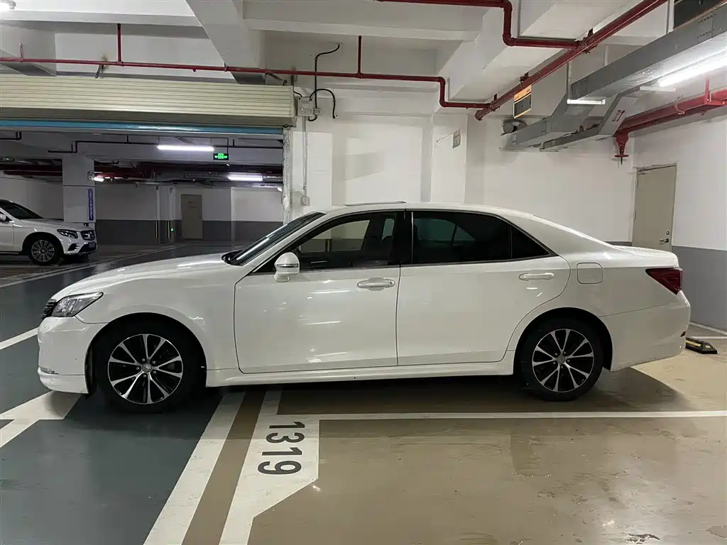 Toyota Crown 2018 — фото 2