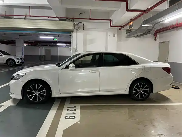 Toyota Crown 2018