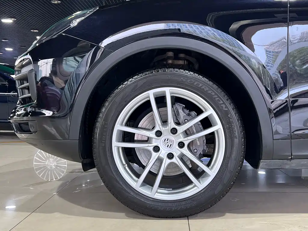 Porsche Cayenne 2020 — фото 10
