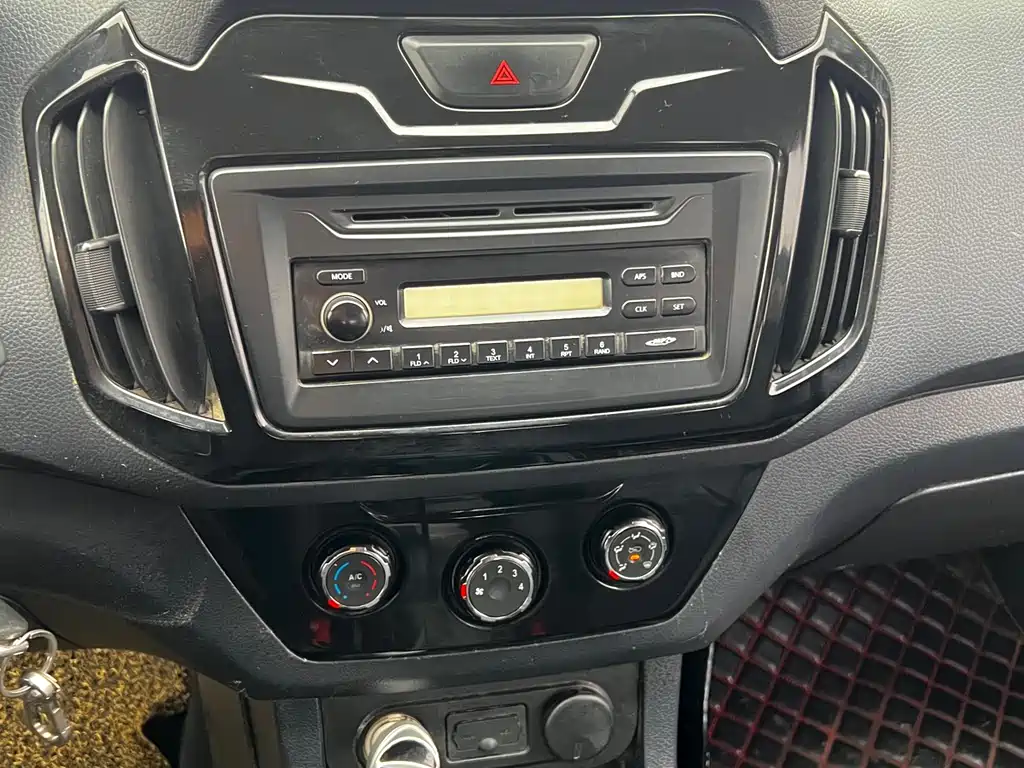 Isuzu RE-MAX 2018 — фото 23