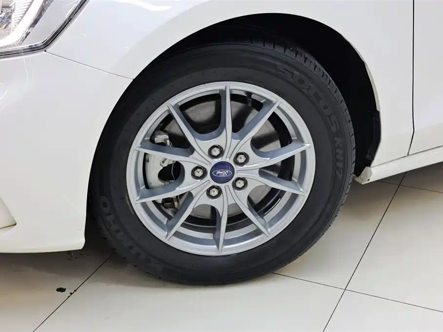 Ford Focus 2020 — фото 12