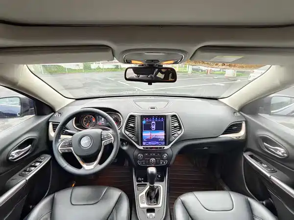 Jeep Cherokee 2016