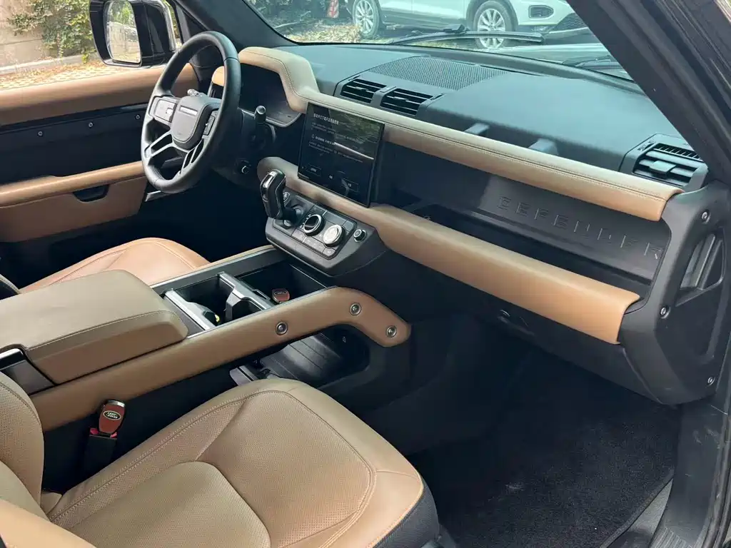 Land Rover Defender 2025 — фото 11