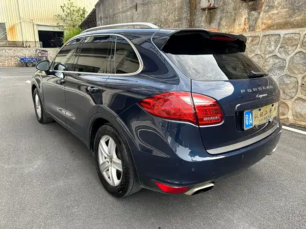 Porsche Cayenne 2011