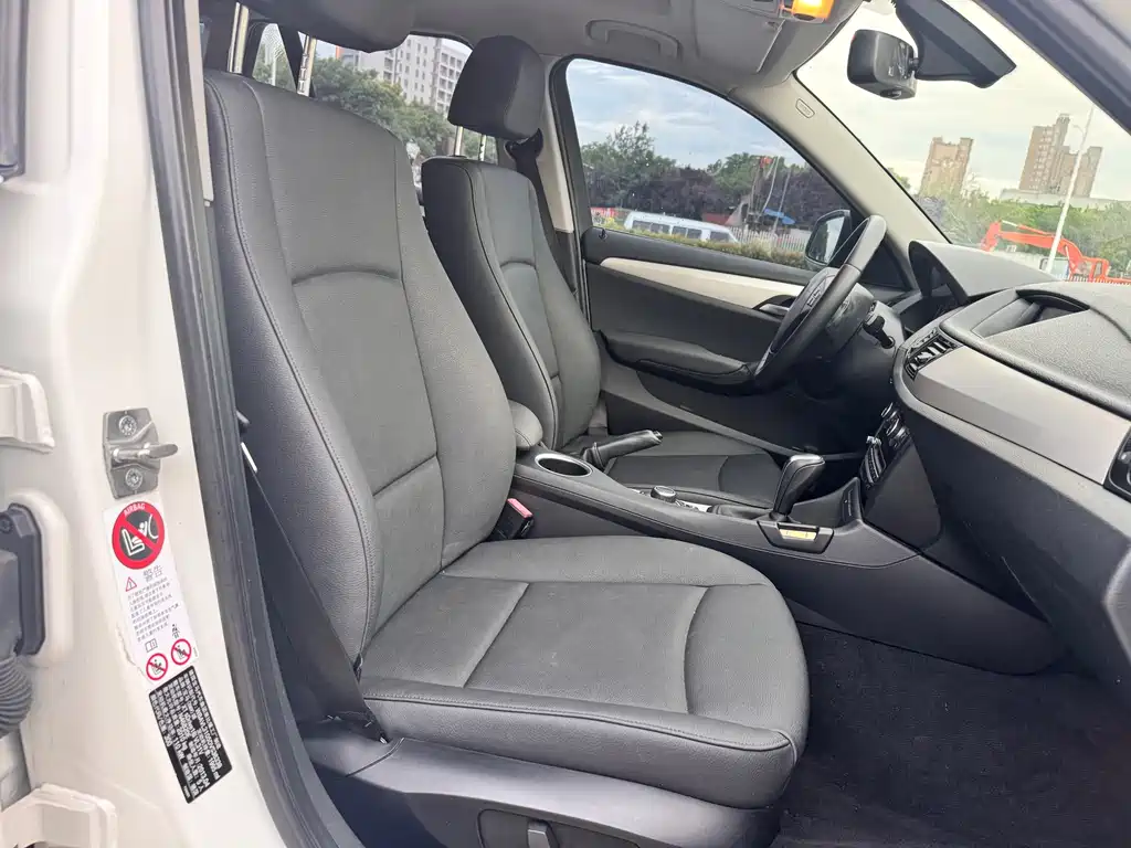 BMW X1 2013 — фото 14