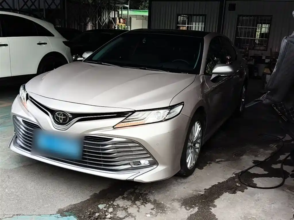 Toyota Camry 2020 — фото 2