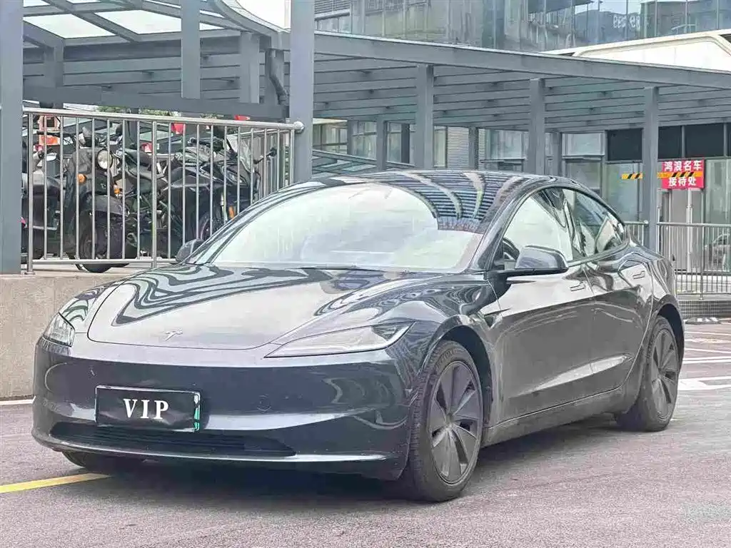 Tesla Model 3 2025 — фото 1
