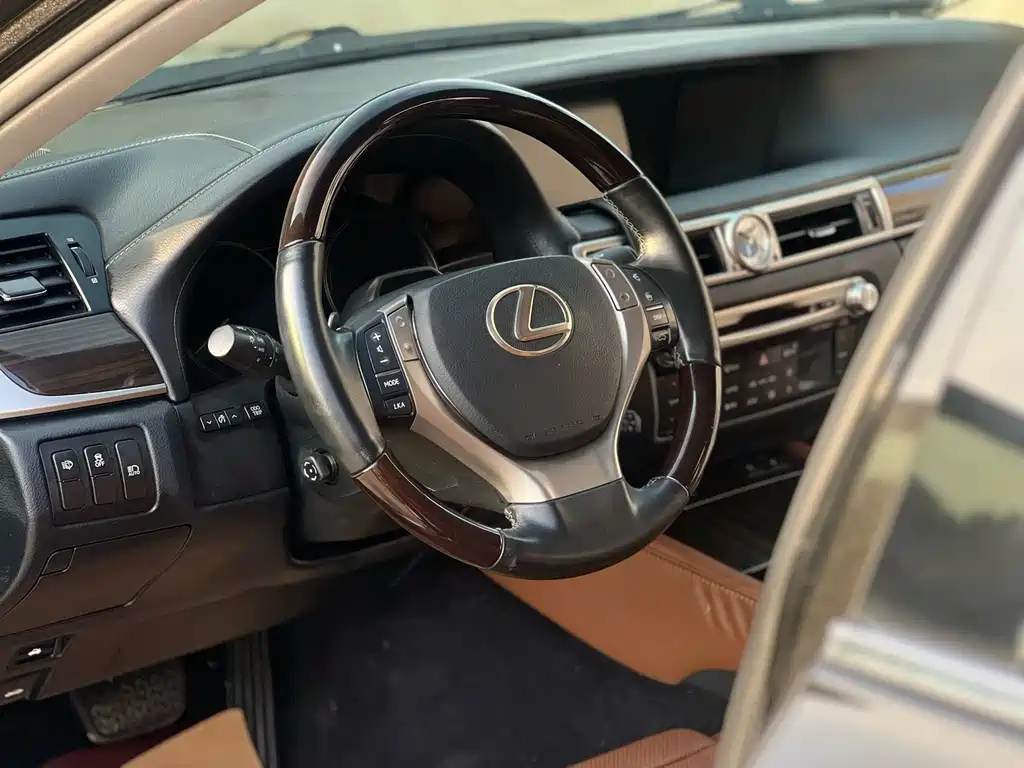 Lexus GS 2015 — фото 18