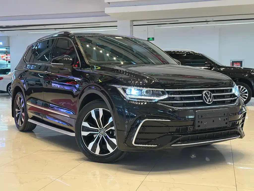 Volkswagen Tiguan L 2023 — фото 3