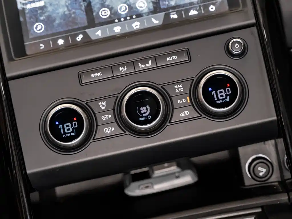 Land Rover Discovery 2018 — фото 19