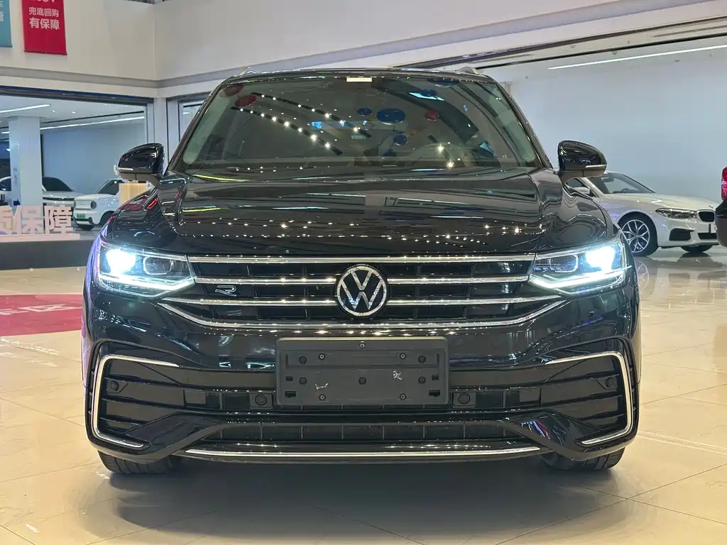Volkswagen Tiguan L 2023 — фото 2