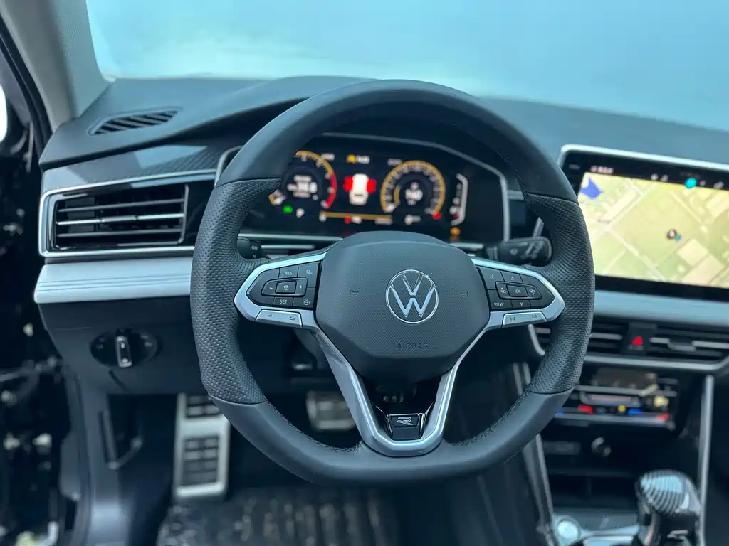 Volkswagen Tiguan L 2023 — фото 16