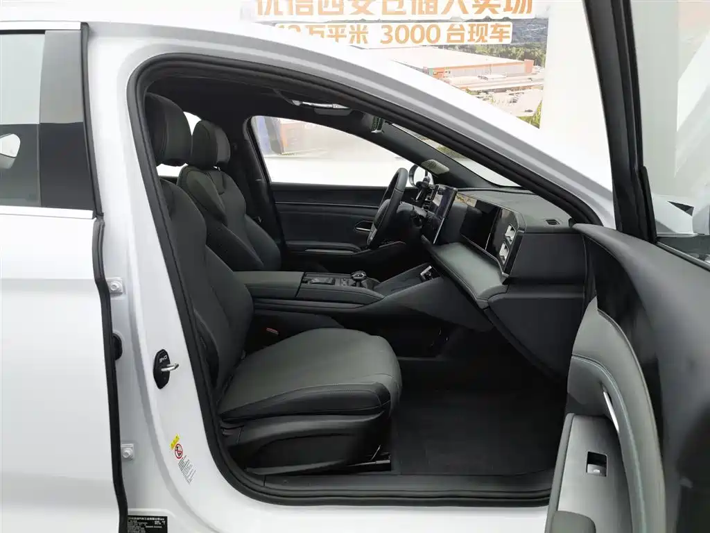 BYD Qin L 2025 — фото 23
