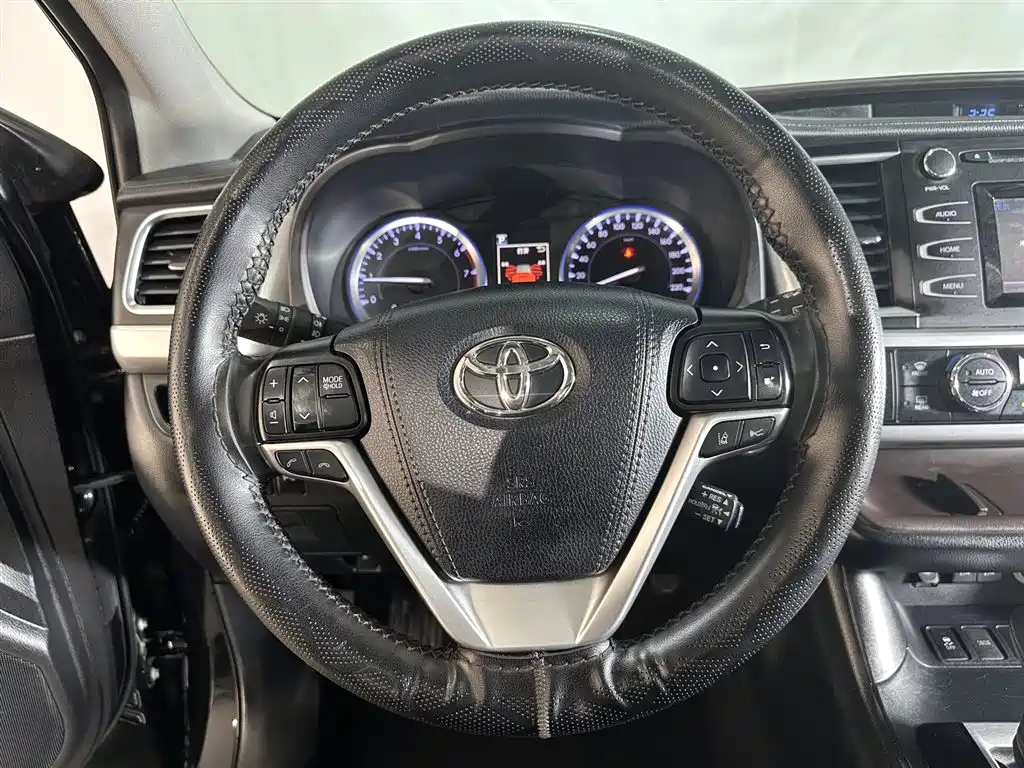 Toyota Highlander 2020 — фото 9
