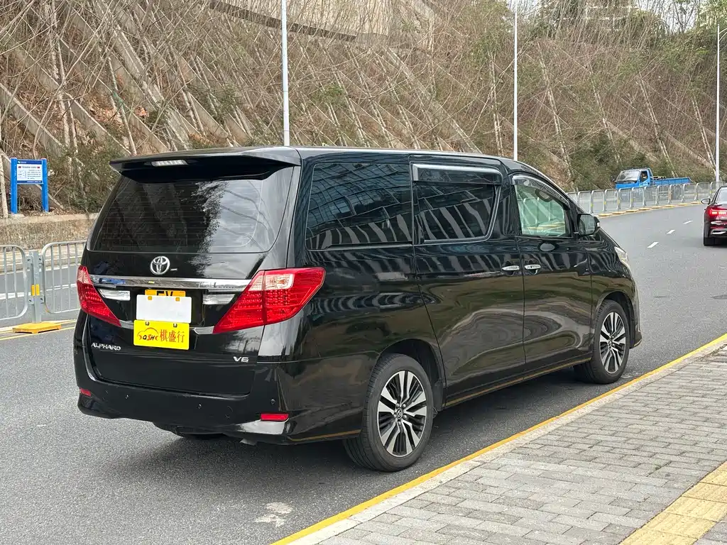 Toyota Alphard 2015 — фото 21