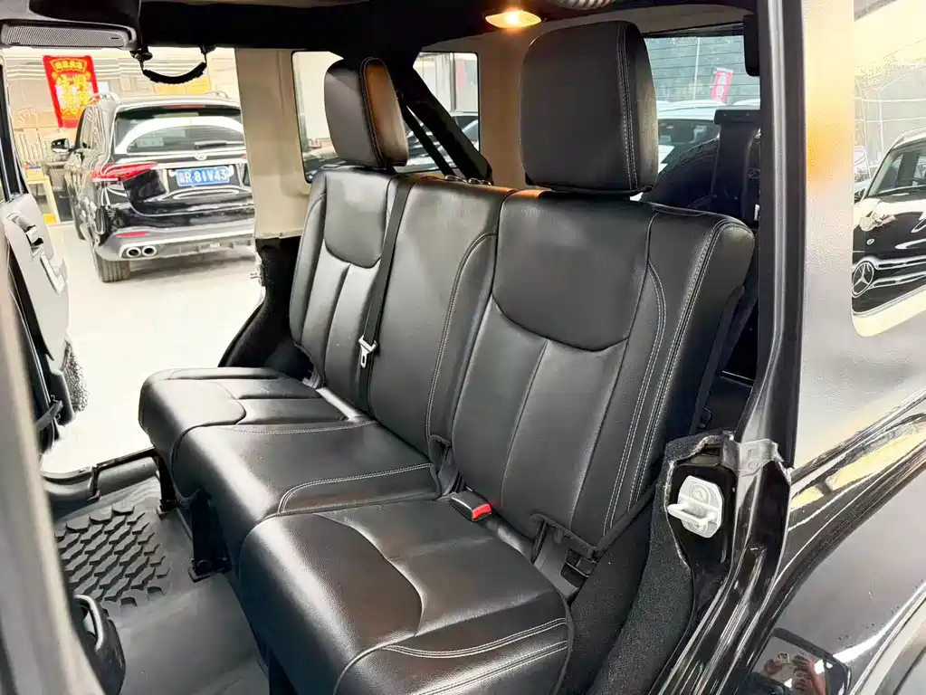 Jeep Wrangler 2017 — фото 20