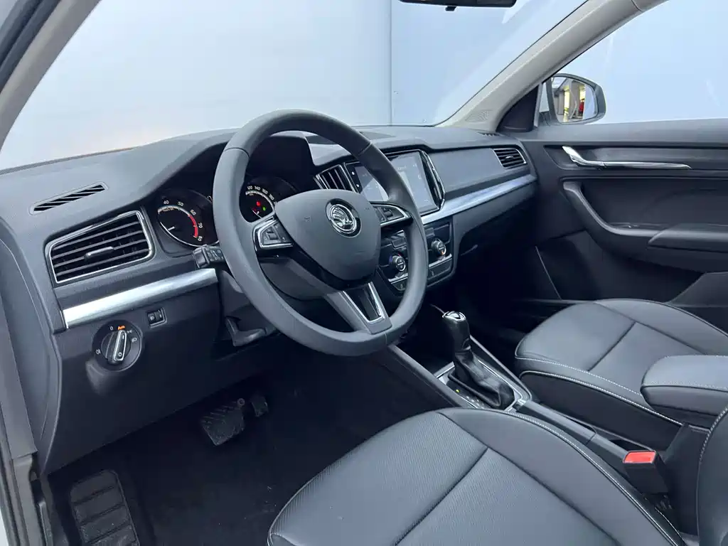 Skoda Kamiq 2023 — фото 8