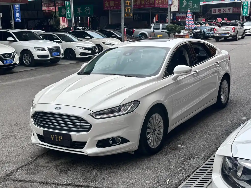 Ford Mondeo 2014 — фото 1