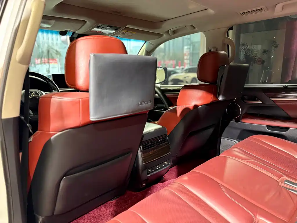Lexus LX 2018 — фото 12