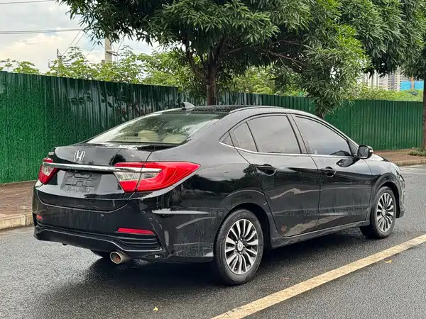 Honda Crider 2015