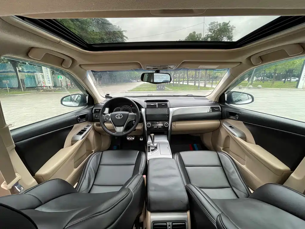 Toyota Camry 2013 — фото 16