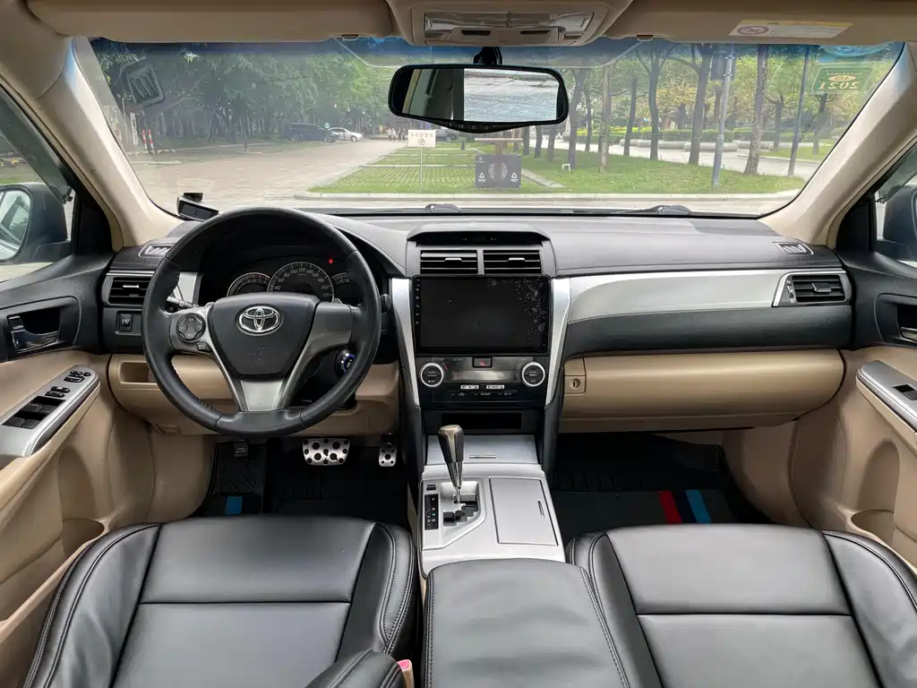 Toyota Camry 2013 — фото 14