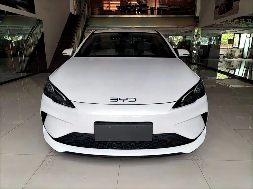 BYD Seal 05 DM-i 2025 — фото 3