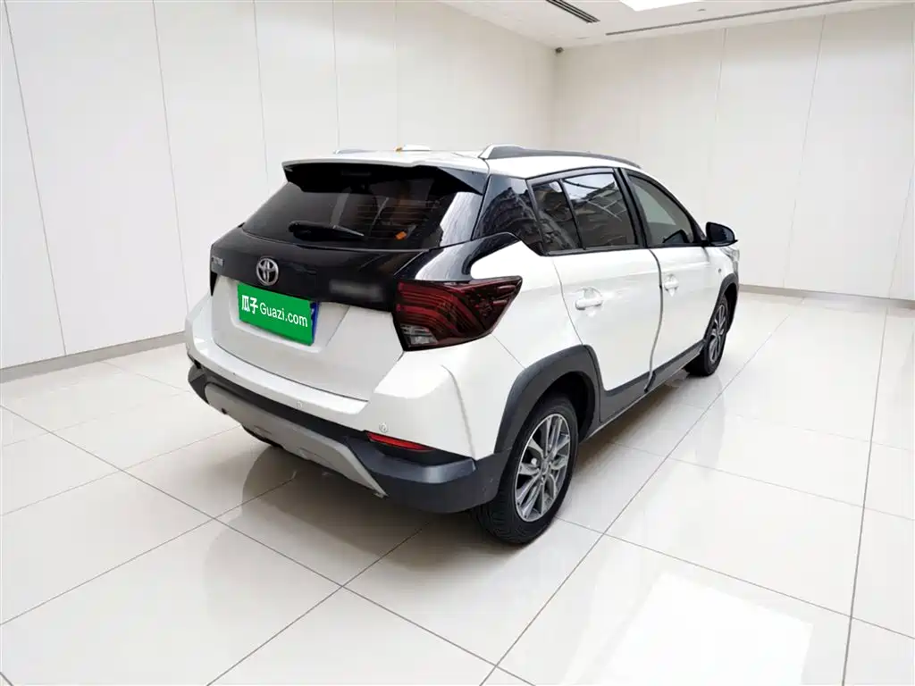 Toyota Yaris L 2021