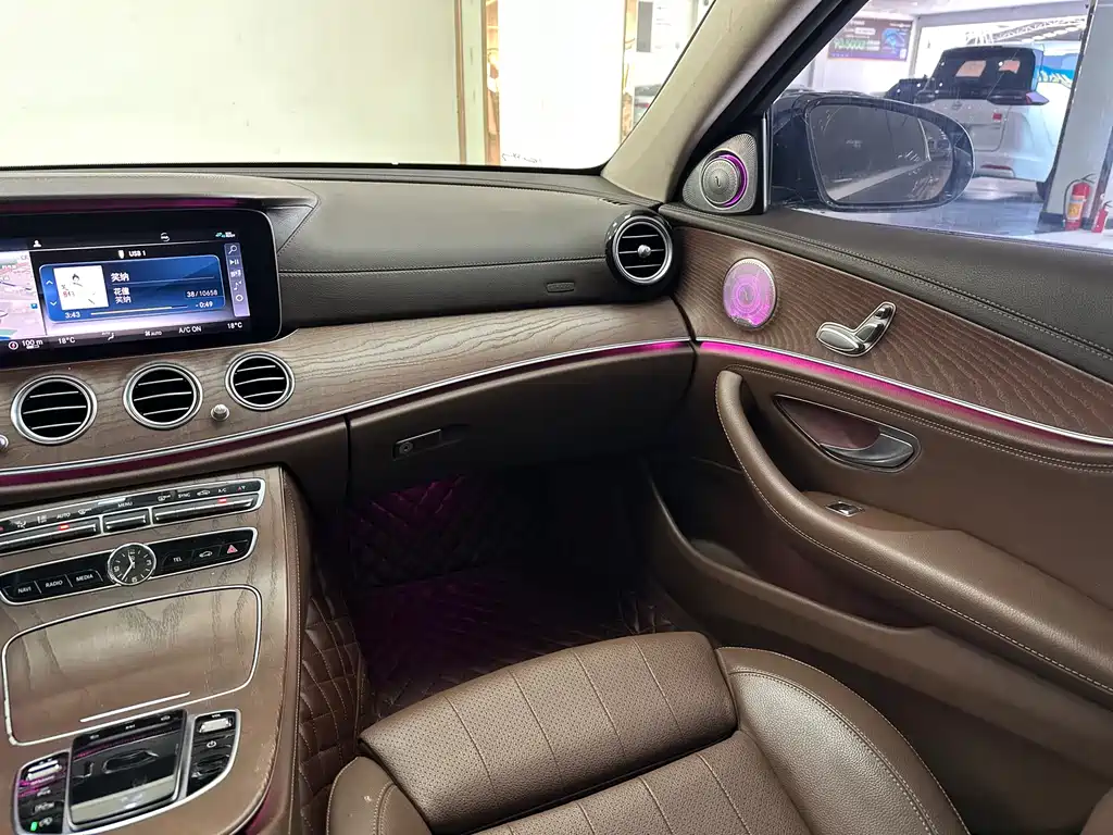 Mercedes-Benz E-Class 2020 — фото 15