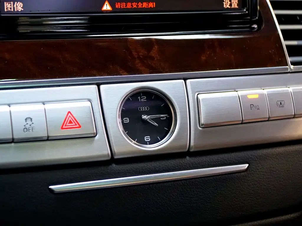 Audi A8 2013 — фото 17