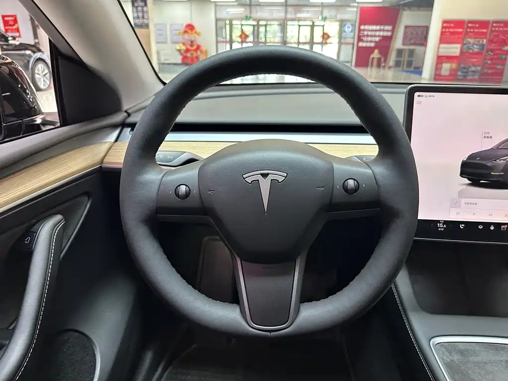 Tesla Model Y 2023 — фото 17