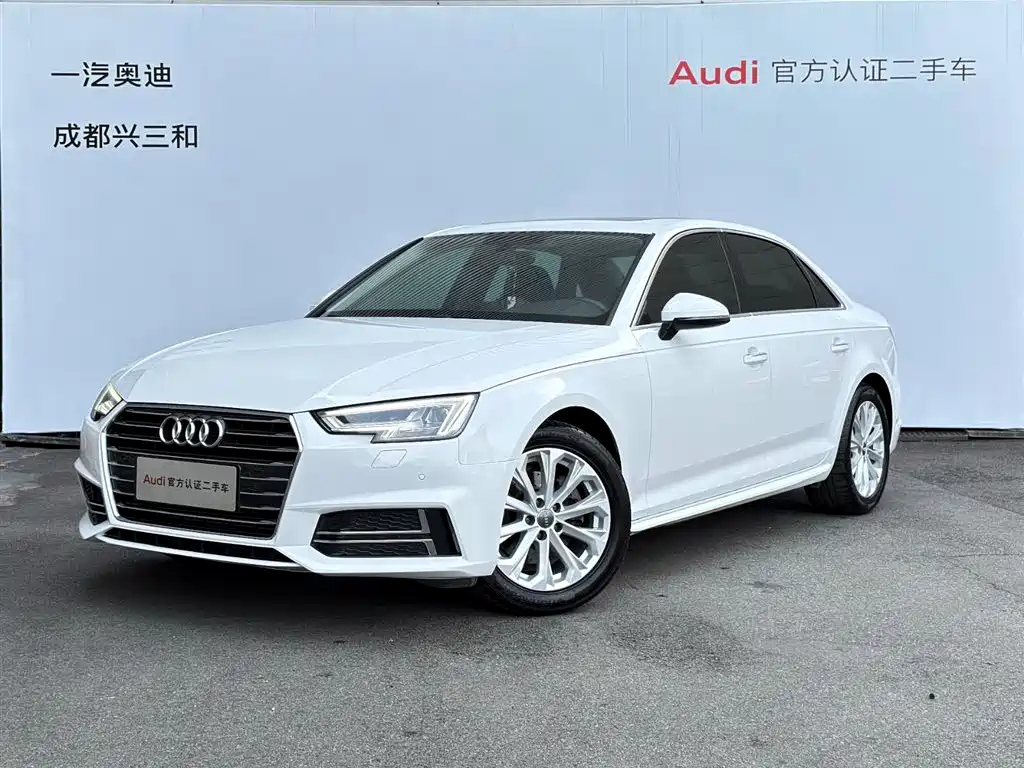Audi A4L 2019 — фото 1