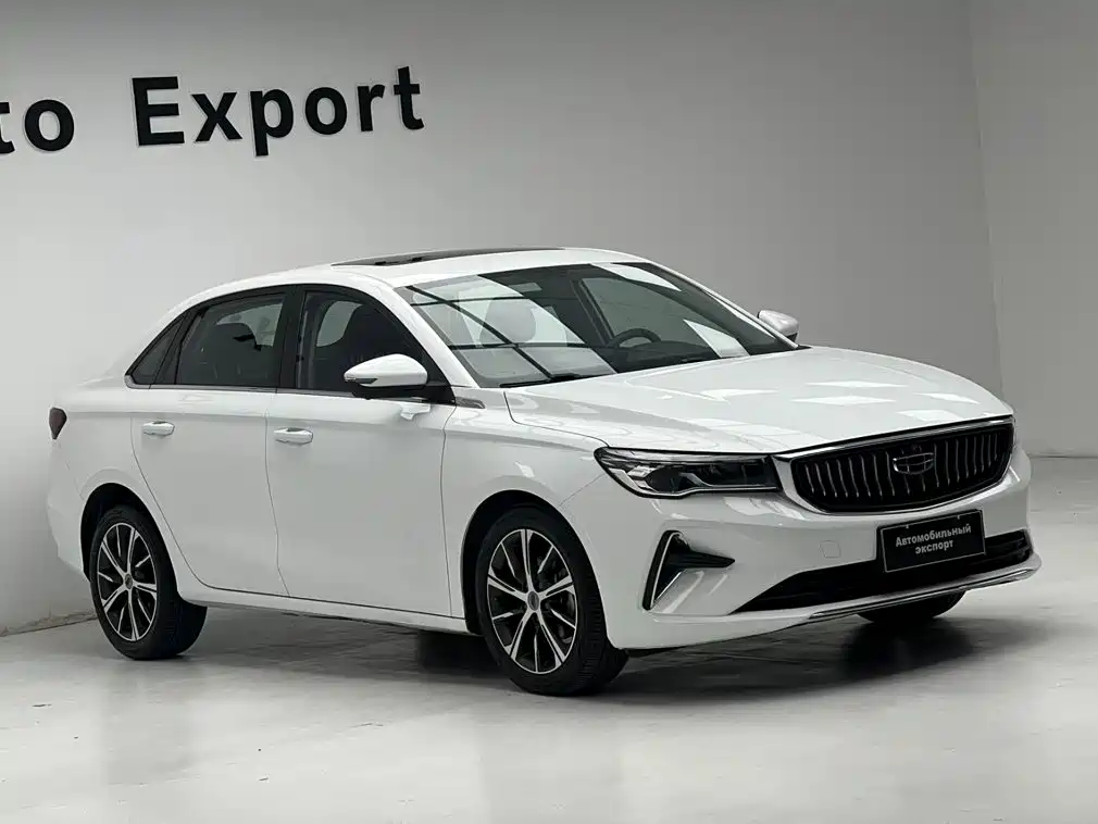 Geely Emgrand 2022