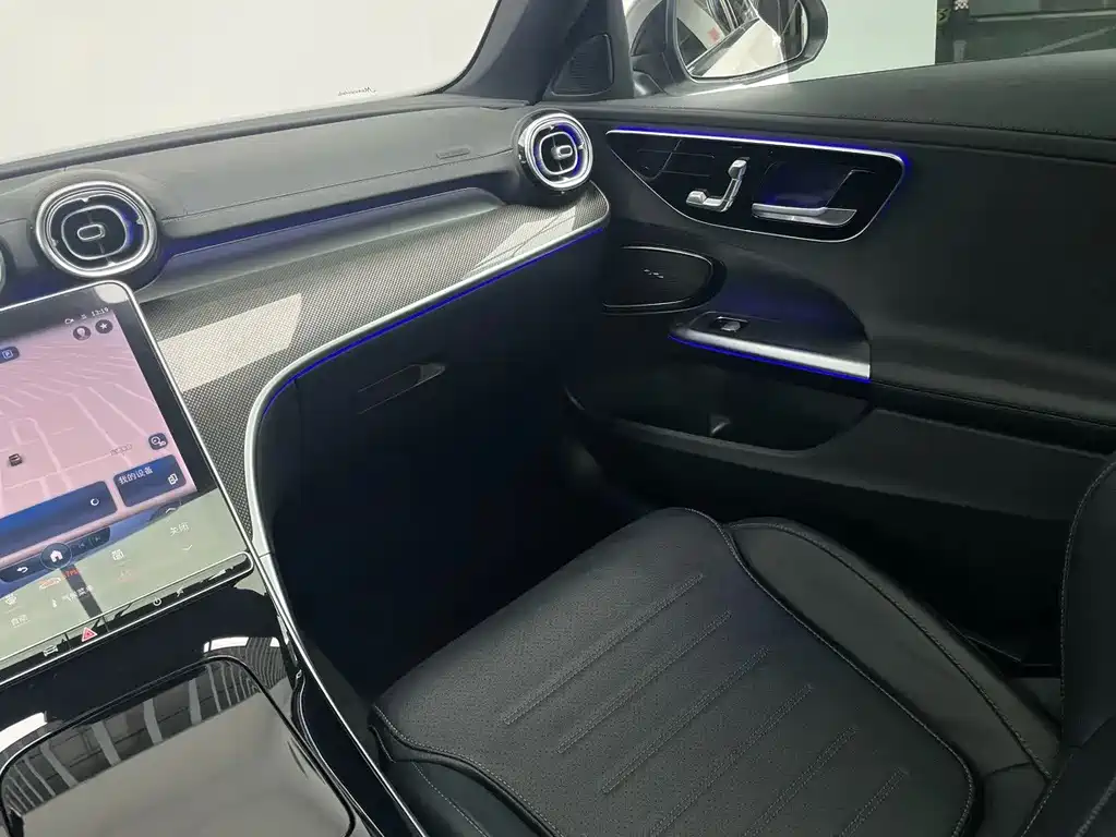 Mercedes-Benz C-Class 2022 — фото 11