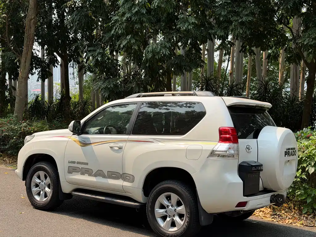 Toyota Prado 2015 — фото 3