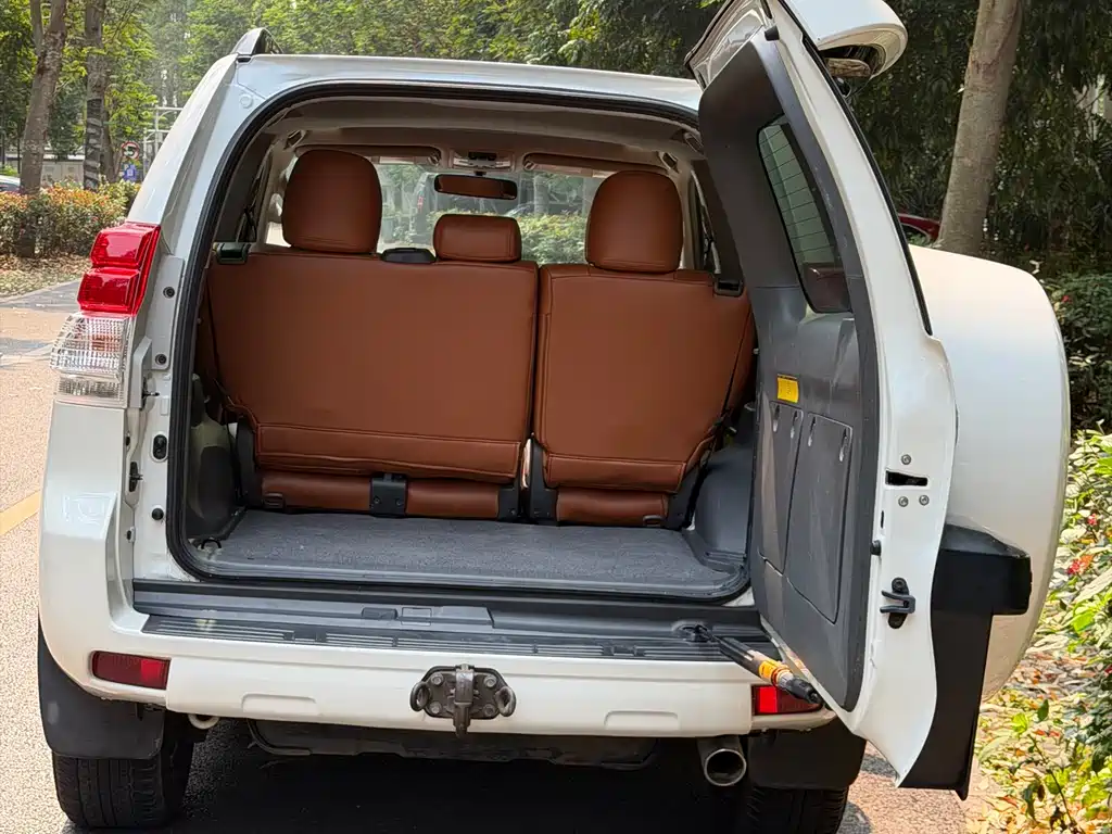 Toyota Prado 2015 — фото 13