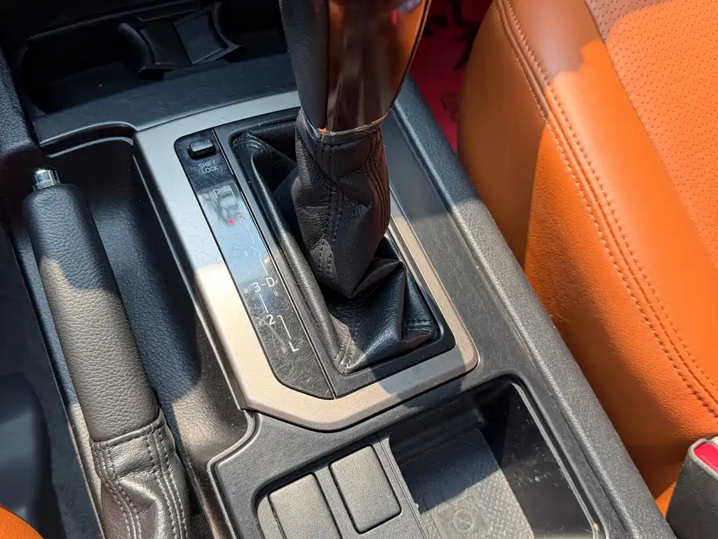 Toyota Prado 2015 — фото 19