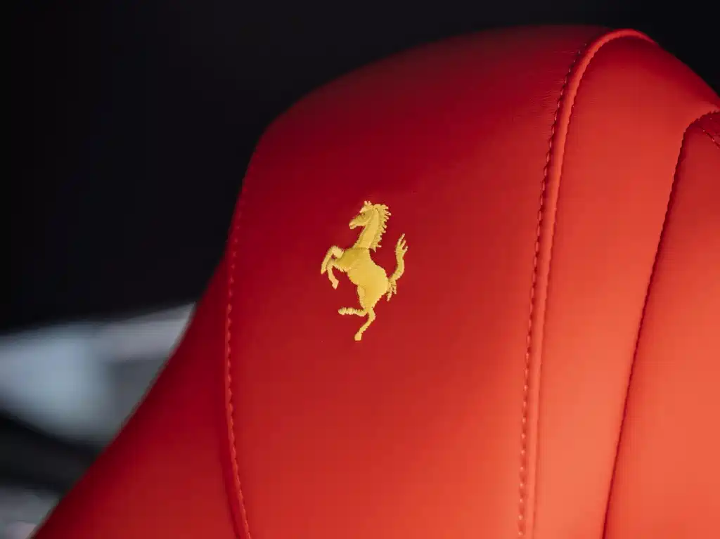 Ferrari F8 2021 — фото 12