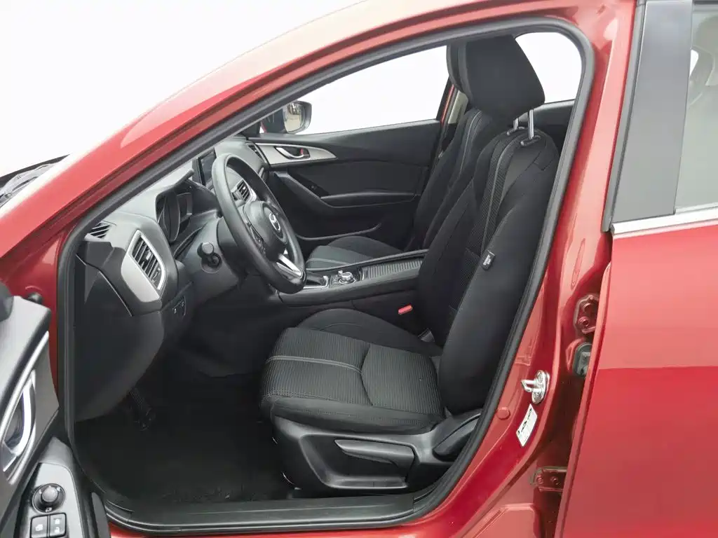 Mazda 3 Axela 2017 — фото 10