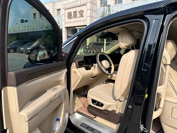 Luxeed V9 2026